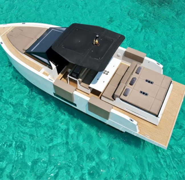 deantonio-d34-delito-boot-huren-ibiza-1