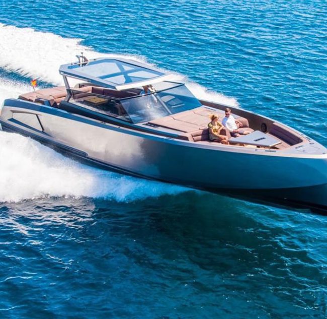 Vanquish-VQ52-casa-atlantis-1